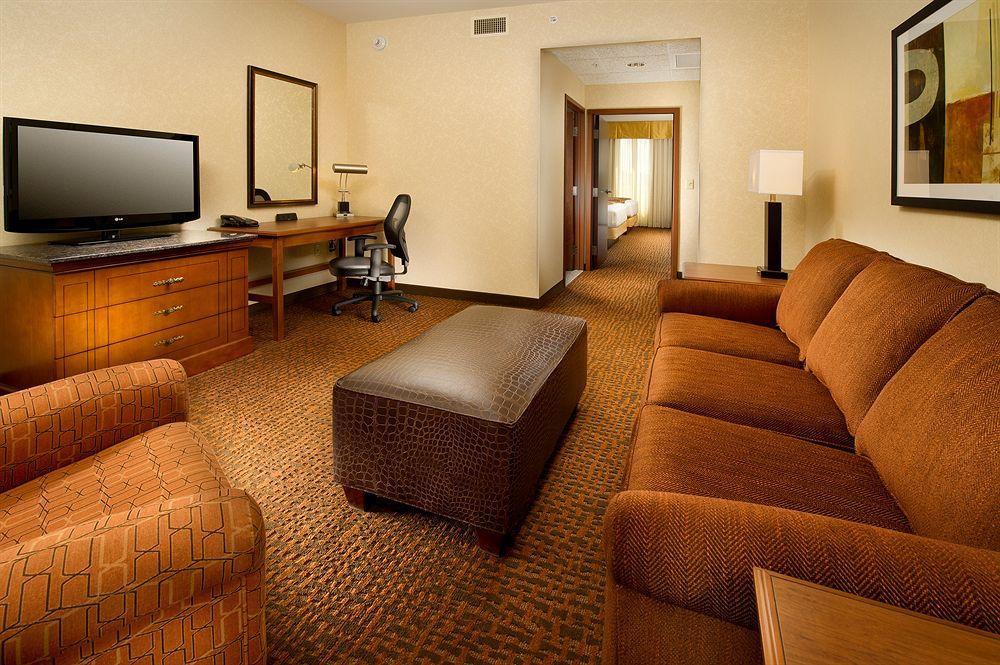 Drury Inn & Suites St. Louis Brentwood Exterior photo