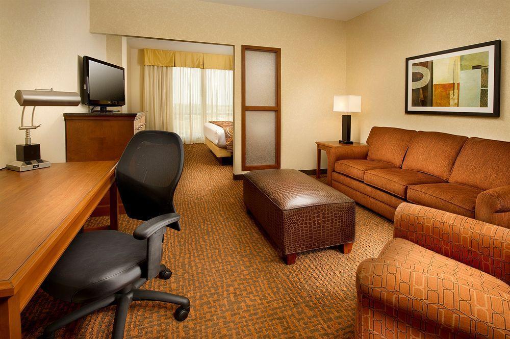 Drury Inn & Suites St. Louis Brentwood Exterior photo